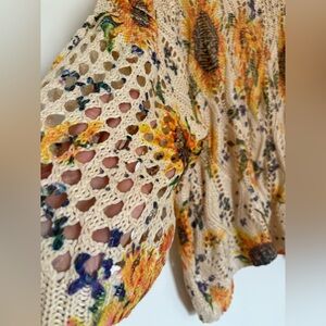 Floral plus size Knit Sweater with Crochet Sleeves -3X